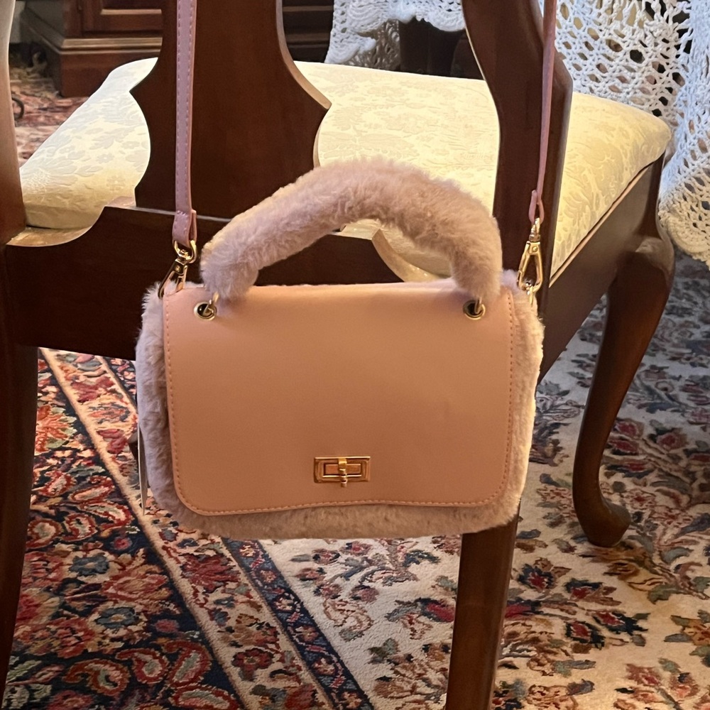 💖Pia Rossini “Hepburn” Faux-Fur Crossbody 
    Bag💖 - Picture 15 of 16